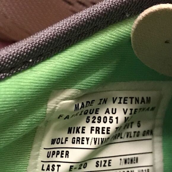 Nike Sz 7 Athletic Sneakers - Picture 3 of 5